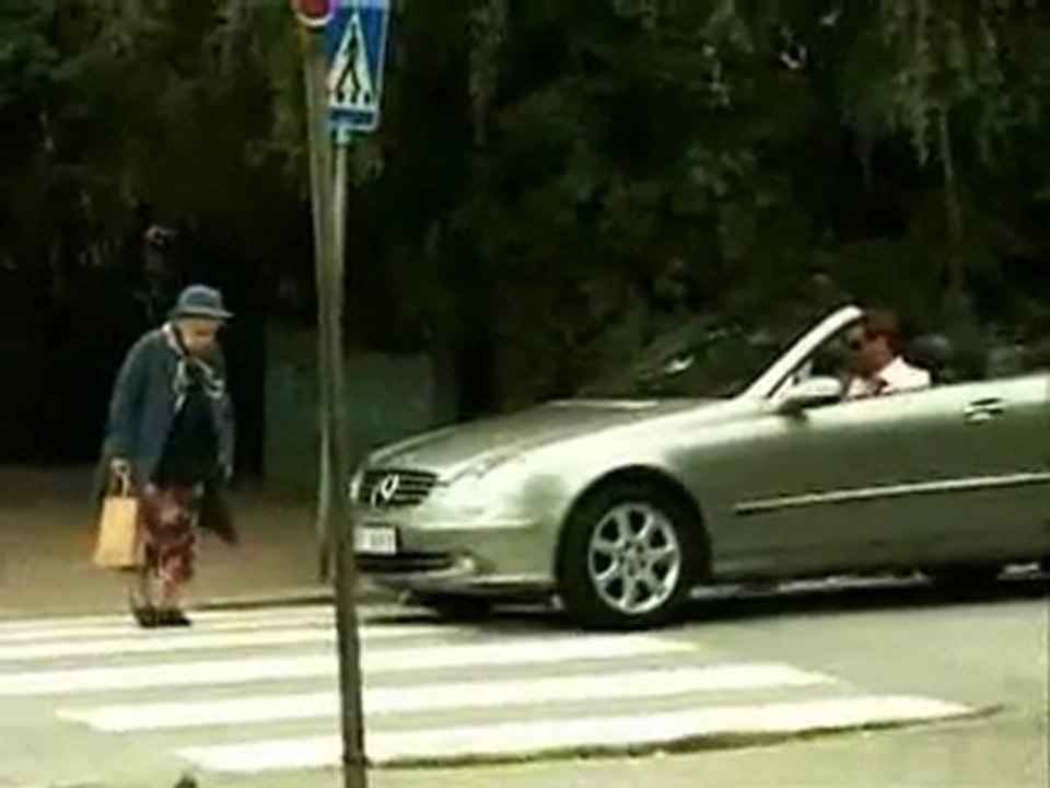 Faut_pas_klaxonner_les_vieux__sim