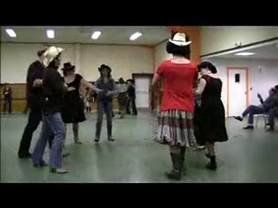 SQUARE DANCE AVEC Frantz dans le rôle de l' ABOYEUR