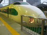 JR東日本 新幹線200系K47編成リバイバルカラー　東京駅を発車