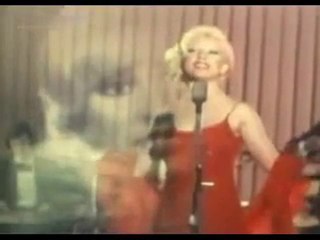 Esengül - Çıra Gibi Yanıyorum