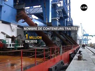 Fos 2XL : arrivée des deux premiers portiques (Marseille)