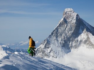 énorme saut de barre rocheuse: S01E01 TimeLine