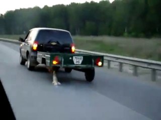 Il modo più ridicolo per rimpiazzare una ruota