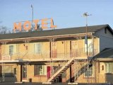 Alternate Accomodations : What are the advantages of staying at a motel?