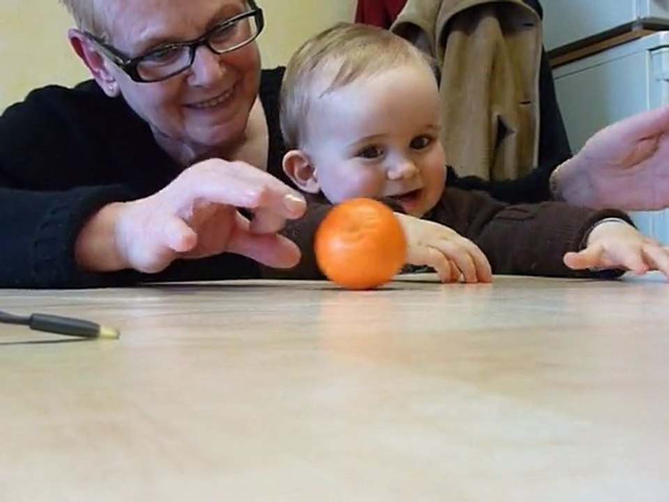 partie de Clementine-foot chez Mamie 22 décembre 2010