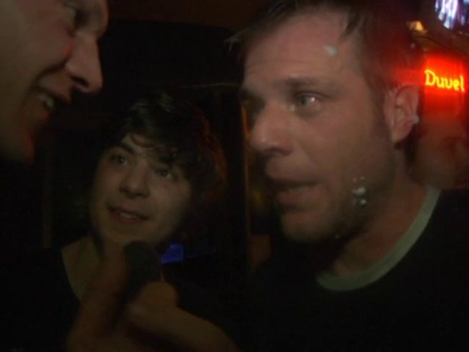 2000 bombes de mousse dans les yeux