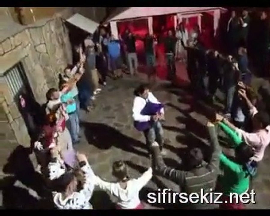 TULUM SESİNE GEL SAVUŞŞ SAVUŞŞ KIZLAR DOMUZ