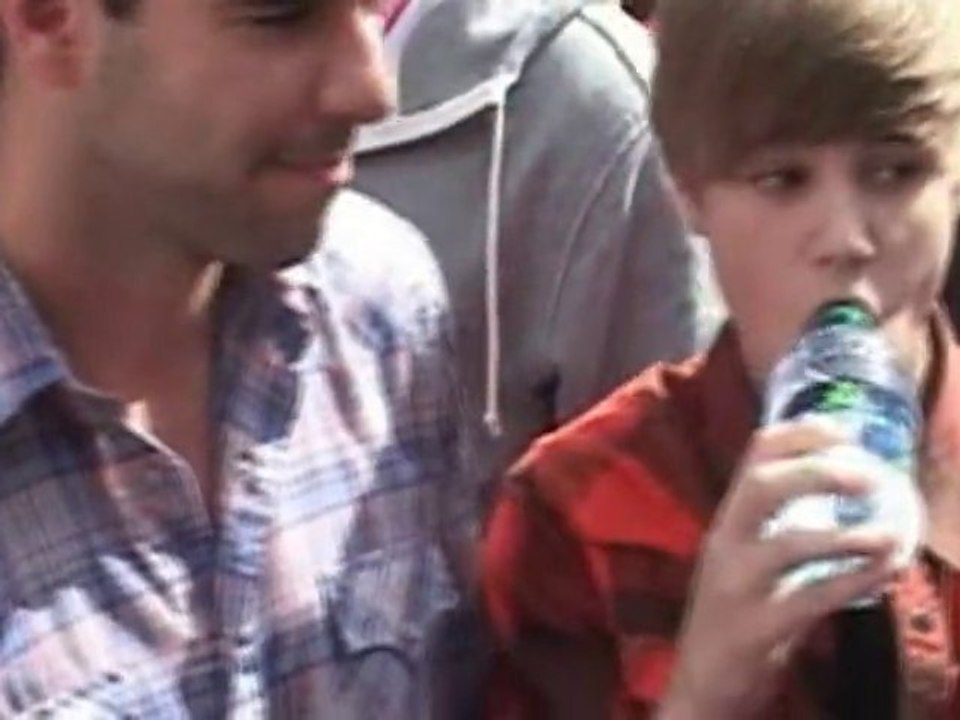 Bieber fuels Gomez romance rumors