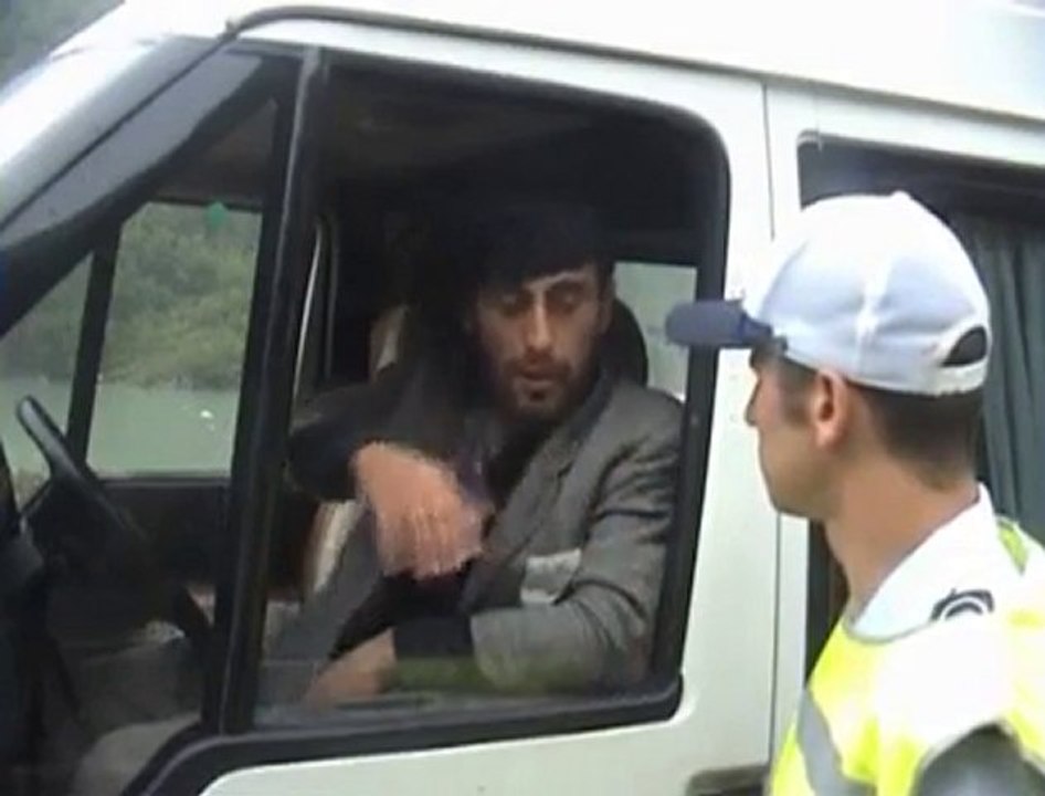 Ehliyetiniz var mı memur bey?