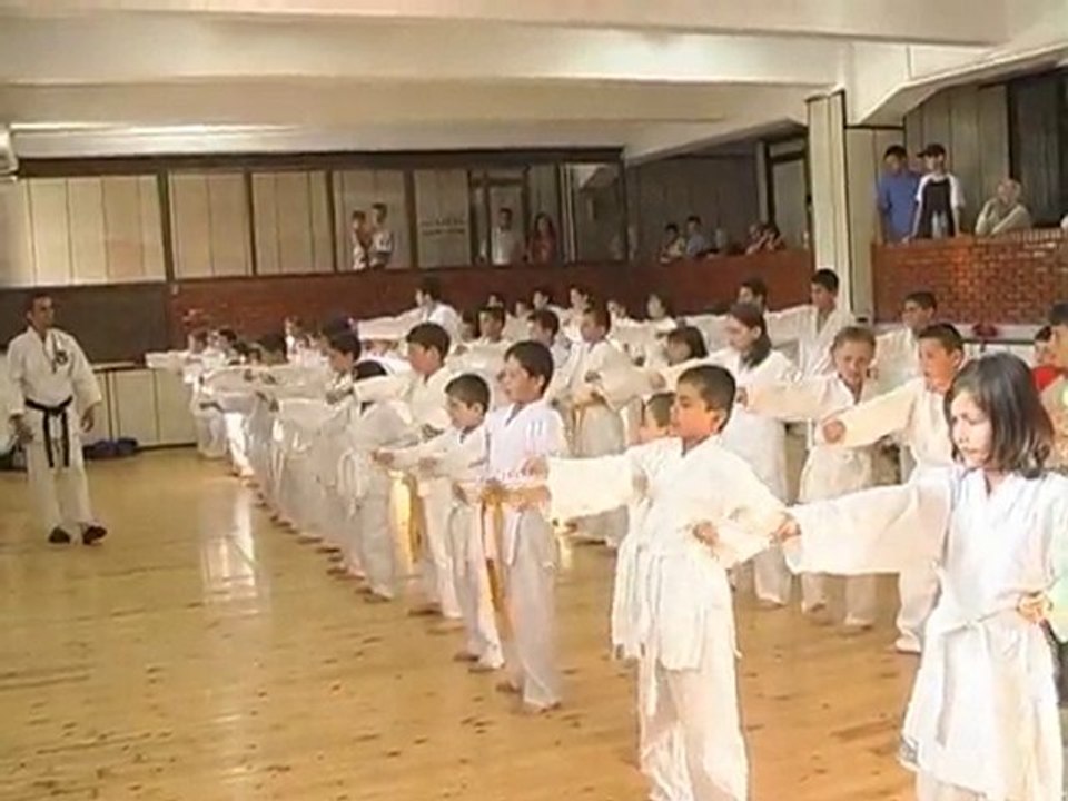 MAVİ DALGALAR SPOR KULÜBÜ SABRİ DAMAR KARATE ANTRENMANI
