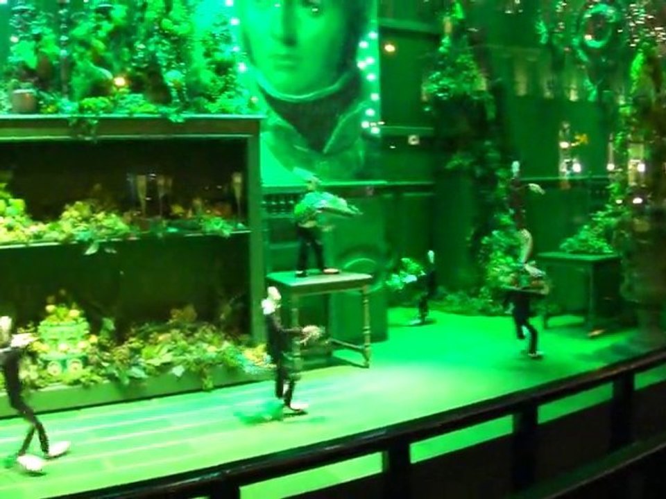 Noël 2010 Vitrines animées grands magasins Bd Haussmann (7)