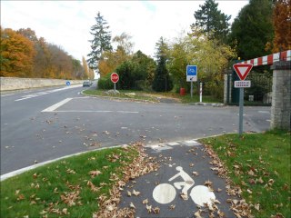 Piste  cyclabe  Thiverval  Grignon  Harivel  jacky