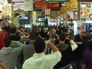 Flashmob Leroy Merlin _ Reims ( By Ismael Footzbeul )