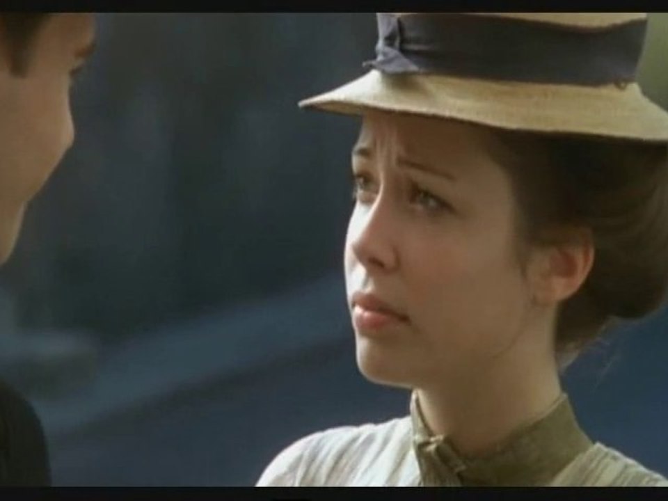 Dounia Coesens dans le temps des secrets, le temps des amour