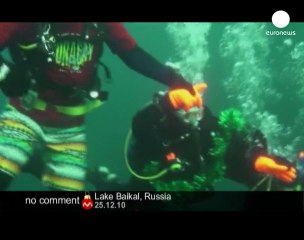 Russie: drôle de plongée pour noël - no comment
