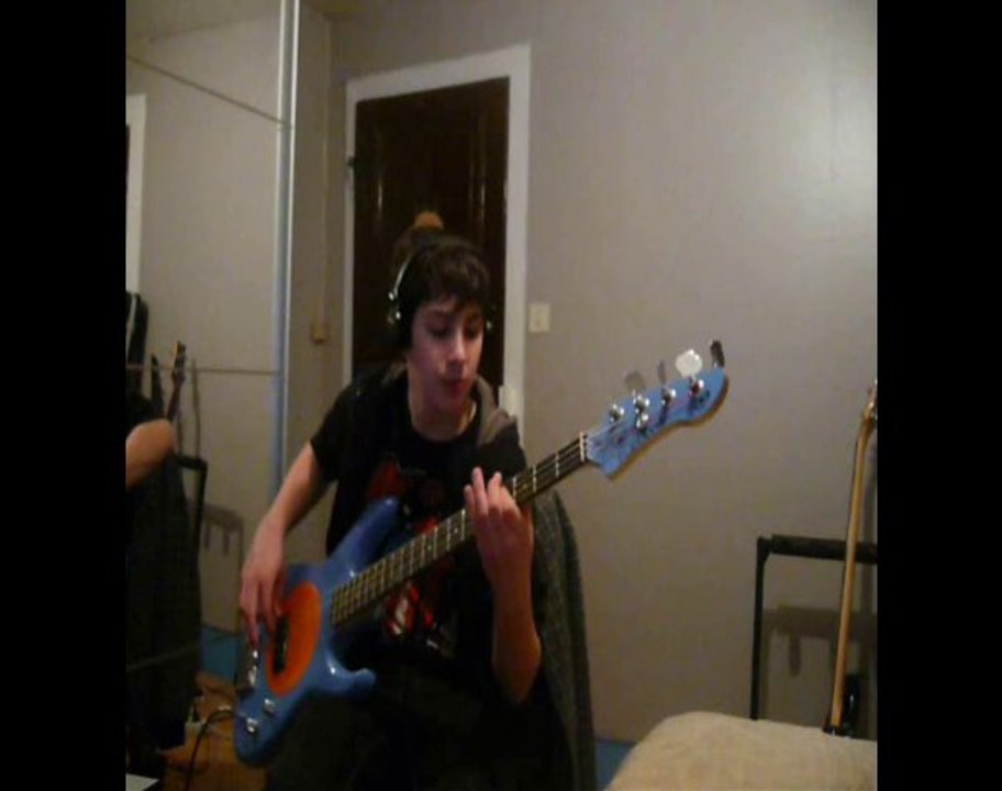 RHCP - Search And Destroy - Bass Cover [WITH TAB]