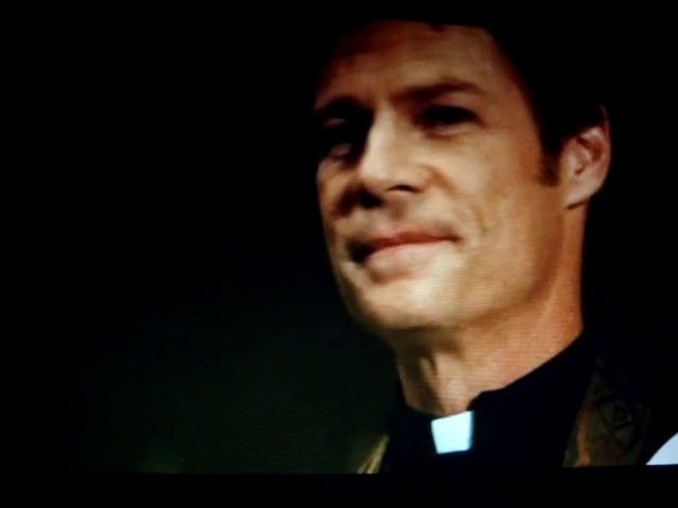 V (2009) 1x12 Ciel Rouge extrait # 6