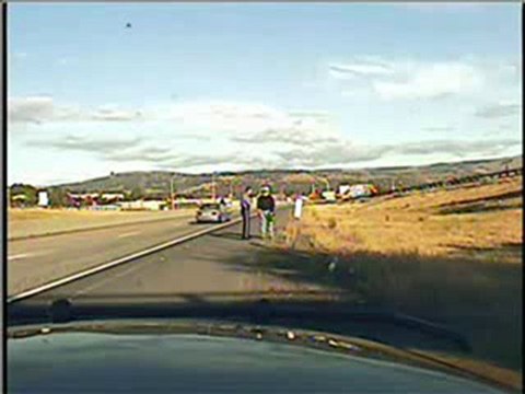 0059 - Motard chute devant une voiture de police