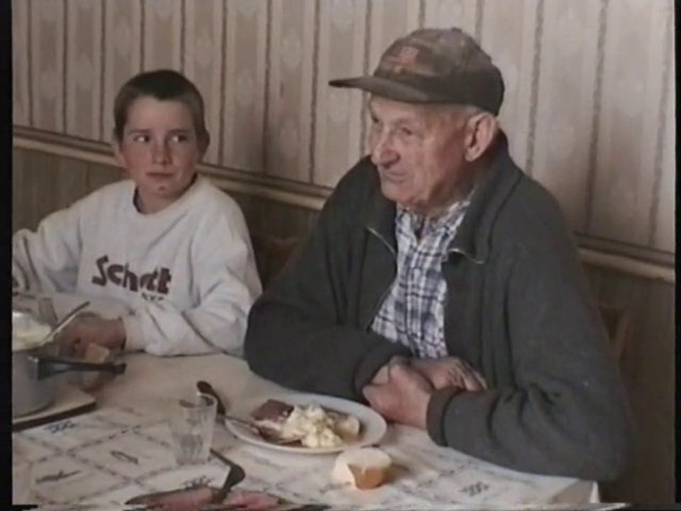 George Harivel  le  repas  et il a fait  le  gateau