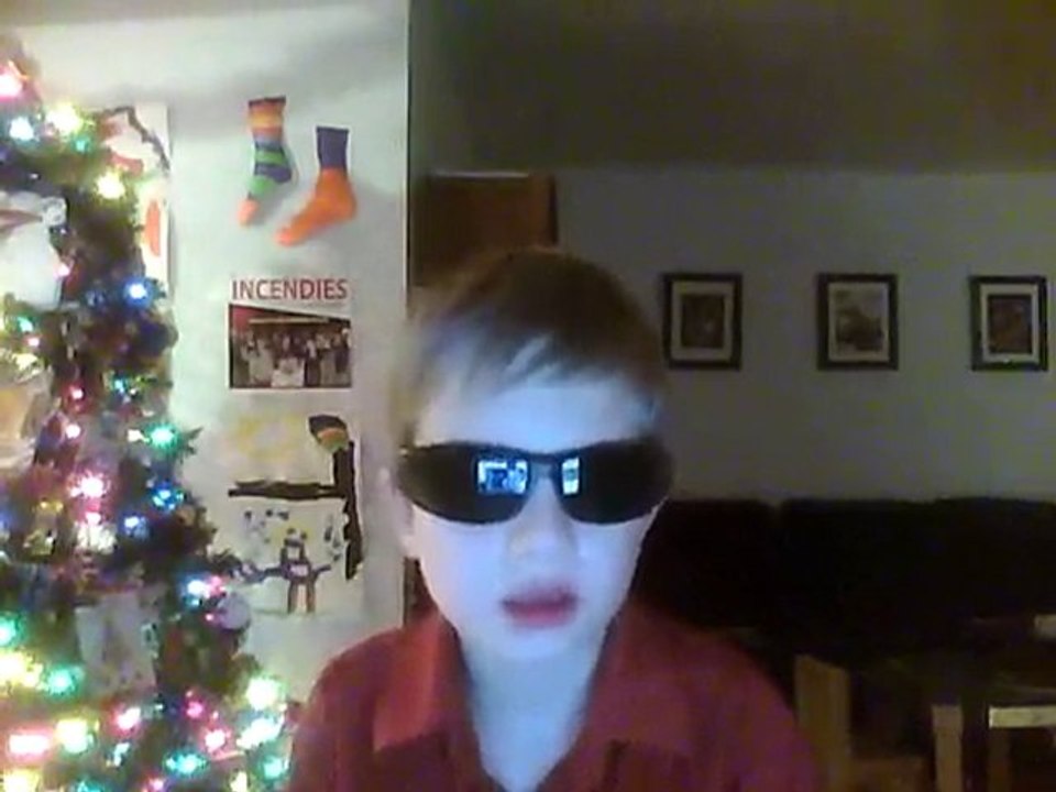 LIPSING GLASS   WACA  WACA  HI HI HI LIPSING!!!!