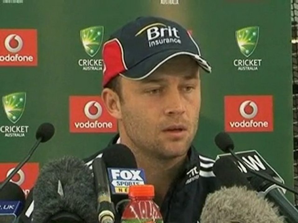 Trott century pushes England towards victory