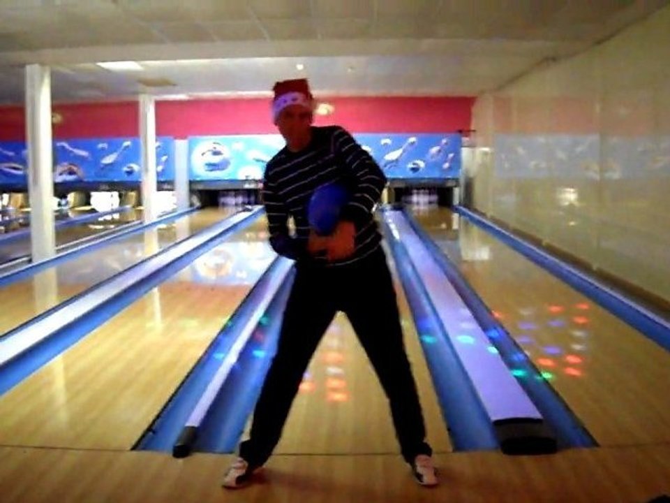 BOWLING