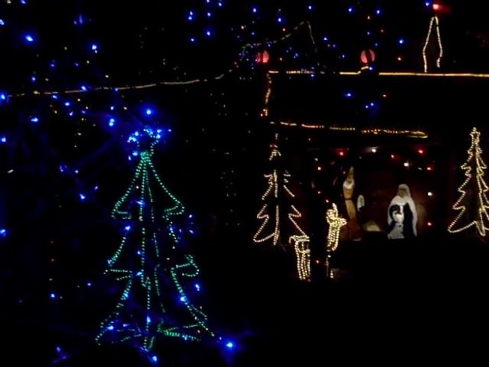 illumination noël 2010 - bd de la Gare à Marseille 15