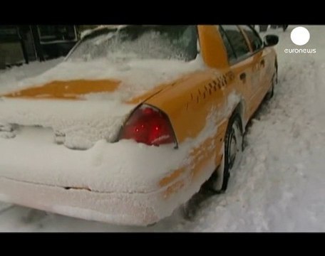 EE.UU: La nieve deja en tierra a miles de pasajeros