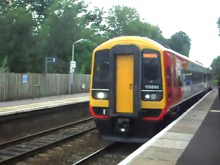 Train coming in to mottisfont & dunbridge