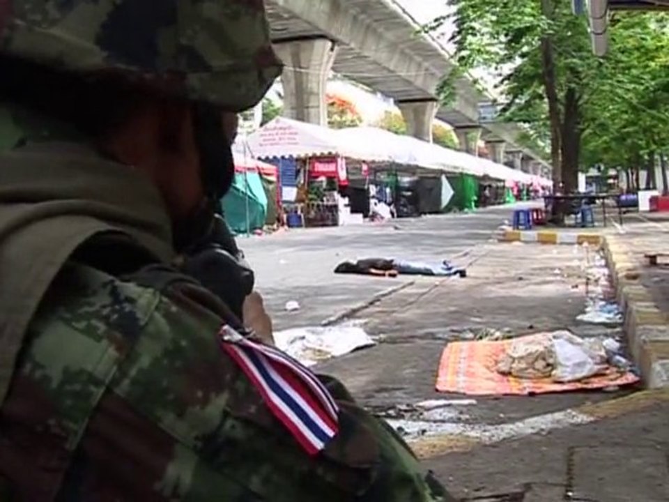 Thaïlande: les "chemises rouges" prêtes à continuer le combat