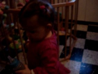 Ma poupée qui joue à la petite maman...