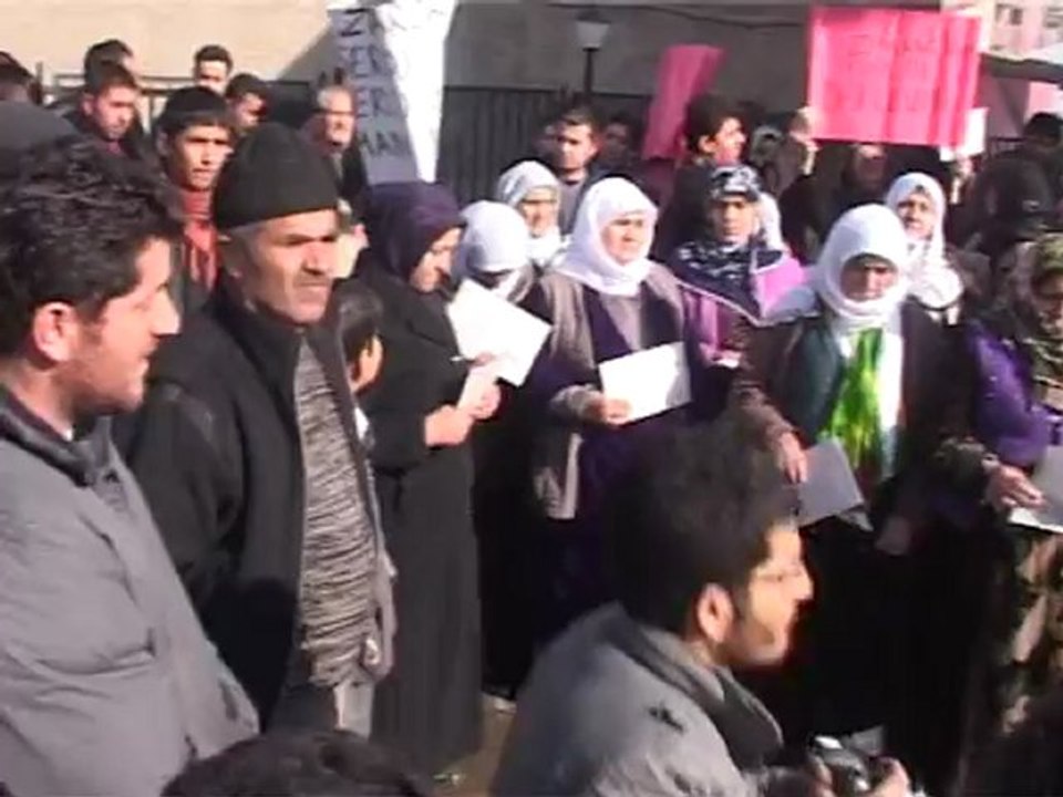 Tutuklu ve hükümlülere Kürtçe yeni yıl kartı - YÜKSEKOVA HAB