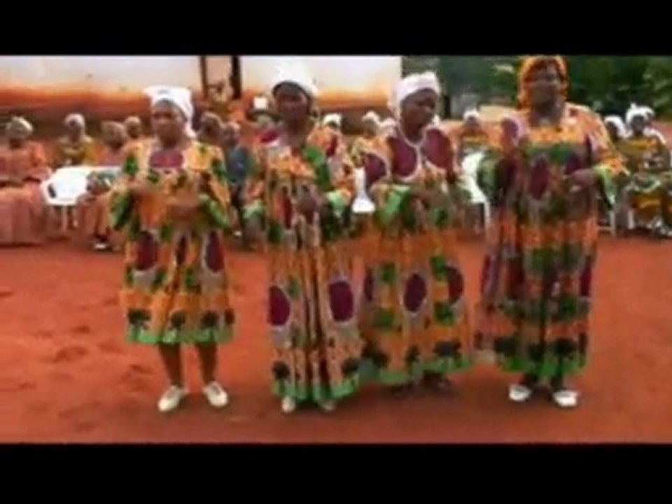 Association Chrétienne des Femmes, louange fang