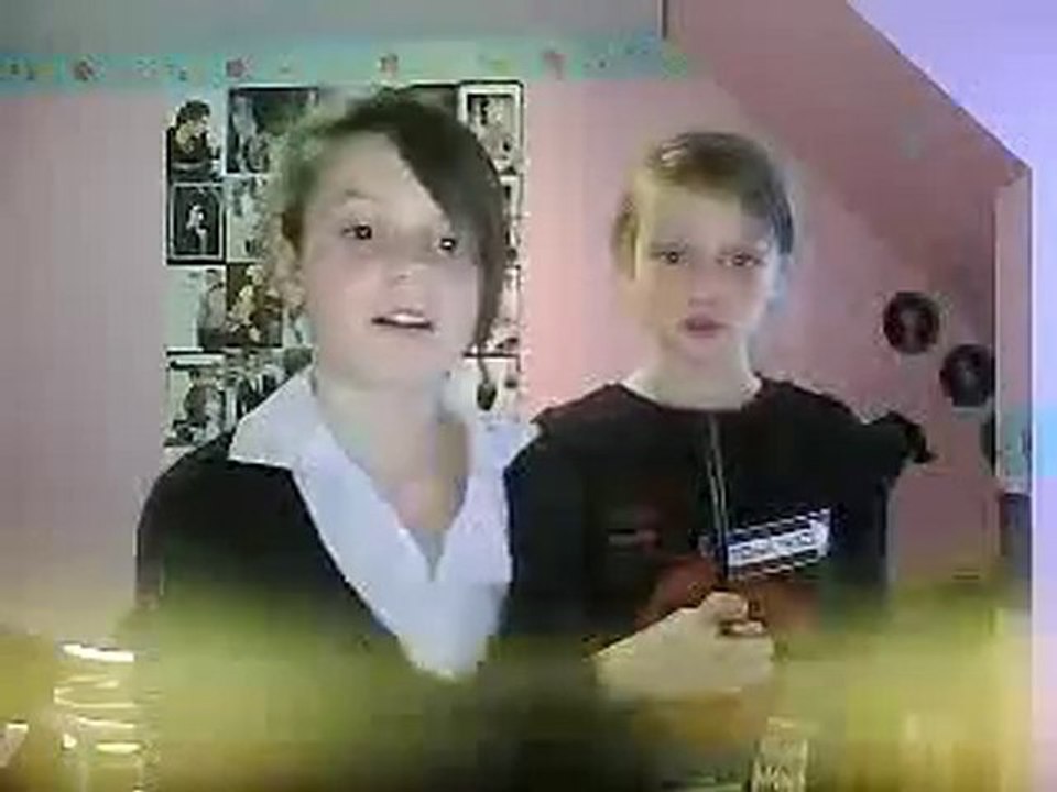 Scene de menage : jeune , vieux et viége