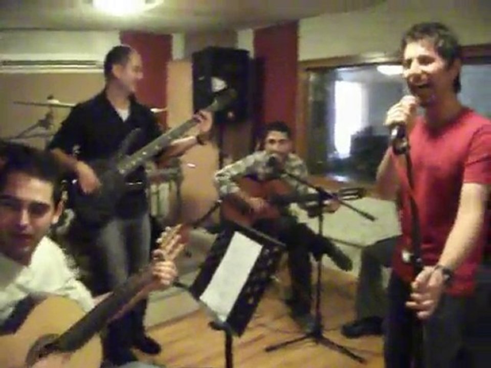 Ağlama Değmez Hayat - Kastanyet