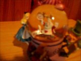 Snowglobe Disney Alice aux pays des Merveilles