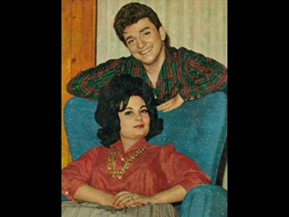Zeki Müren - Bülbül Aşıkmış Güle