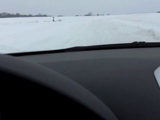 La neige isole les villages du canton d'Auneuil
