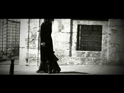 Zeynep Alasya - Suskun 2010 Orijinal Klip
