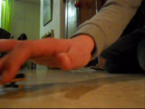 ollie-one fingerskate