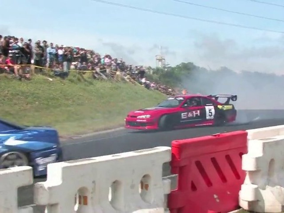 Taranaki Street Drifting 2010 - Thanks to WSR