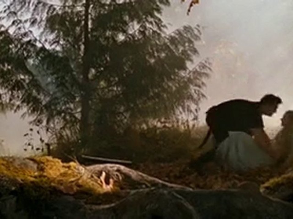Le Chaperon Rouge Bande-annonce VO - AlloCiné