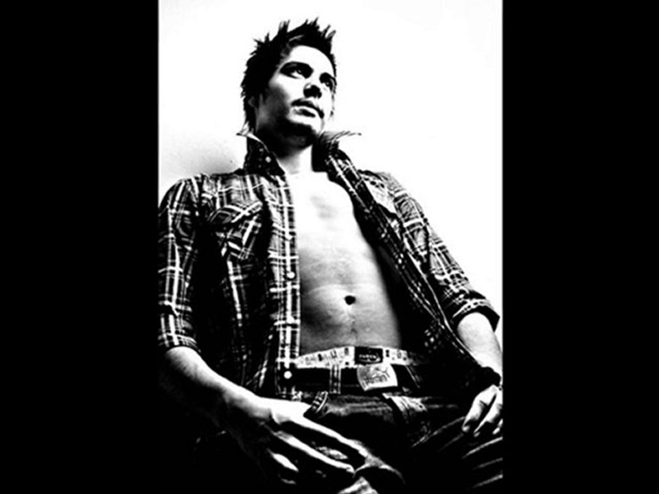 Onur Kayahan & Gürkan Sayat - Adın İhanet