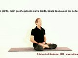 Positions des mains dans les assises du yoga pour méditer.