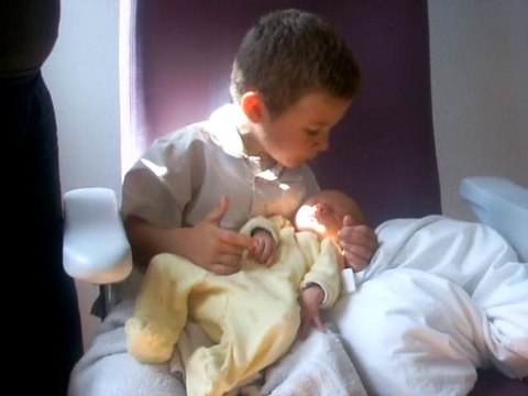 première rencontre des frangins