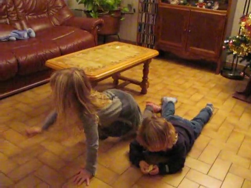 les pitchouns s'éclatent chez Papy et Mamy