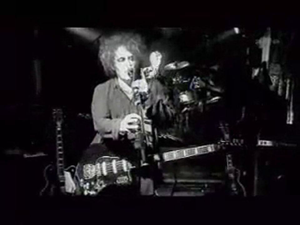 The Cure - Lullaby live @Music Planet 2Nite