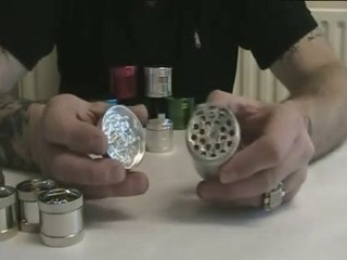 Online Headshop - Still Smoking and Metallic Grinders