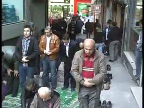 Trabzonsporlu fanatik imam, müezzin oldu