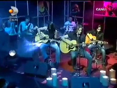 Ogün Sanlısoy Hadi beni güldür biraz